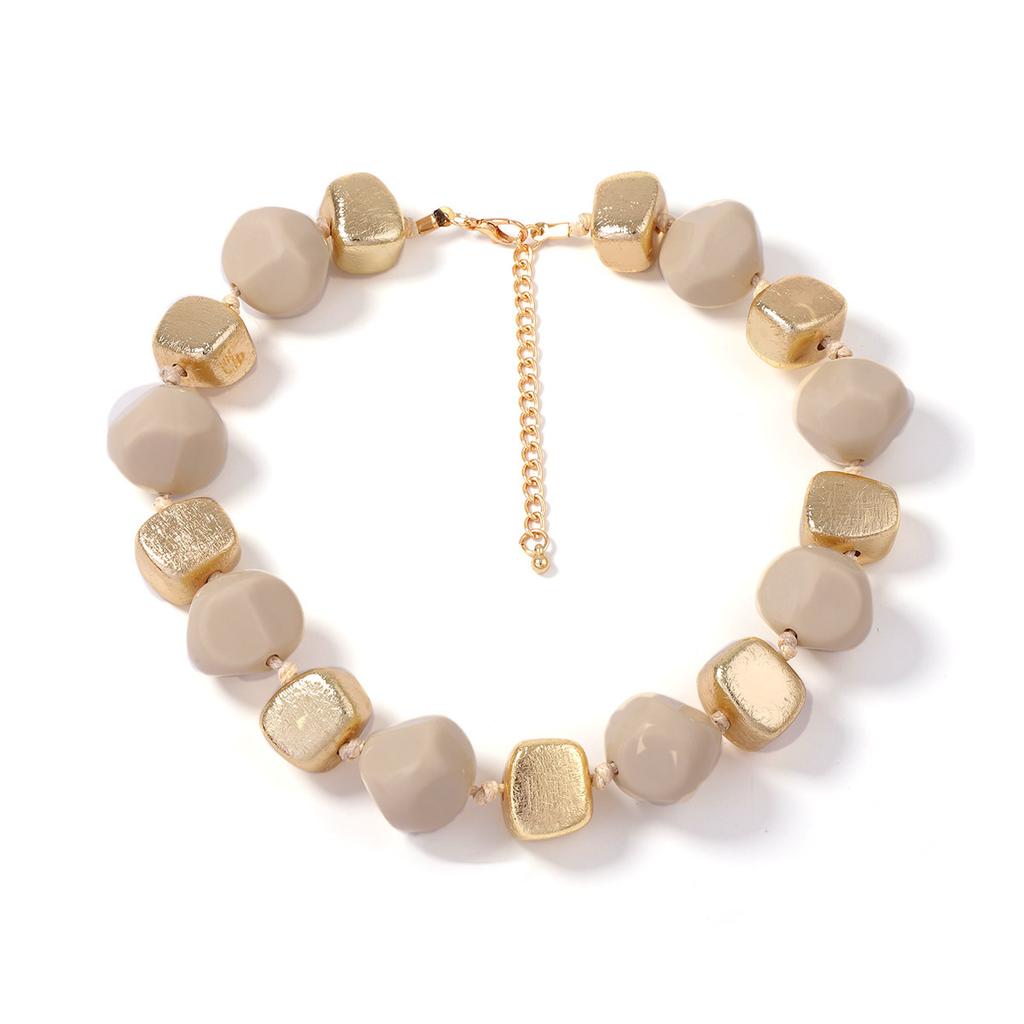 Simple, fresh and fashionable, versatile geometric resin beaded multi-color casual necklace, which can be worn in multiple layers for daily women