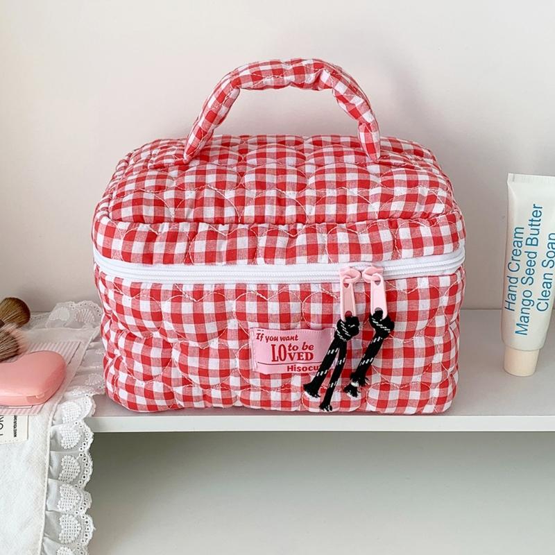 For Travel And Gym Use Convenient Hand Carry Plaids Cosmetic Storage Bag Large Capacity Quilted Heart Embroidery