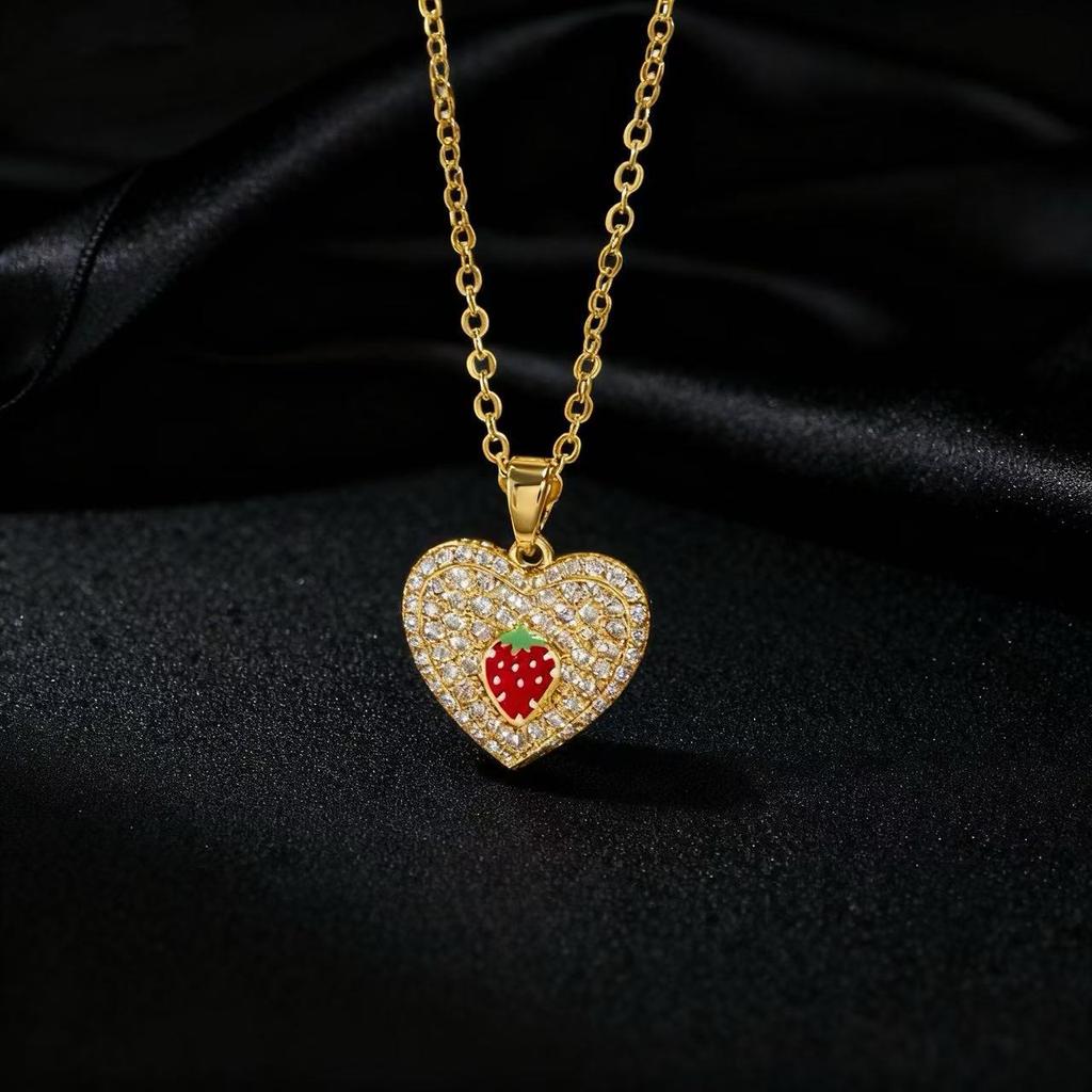 Metal Heart Crown Collarbone Necklace Hip Hop Pendant Necklace For Women Luxury Chain Accessory