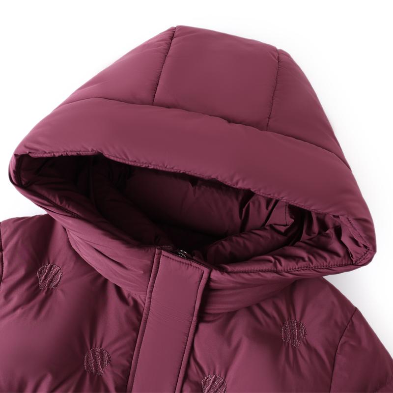 Nadměrná velikost XL-6XL Dámská krátká prošívaná bunda středního věku Zimní svrchní oděv s kapucí Elegantní výšivka Hřejivé péřové kabáty