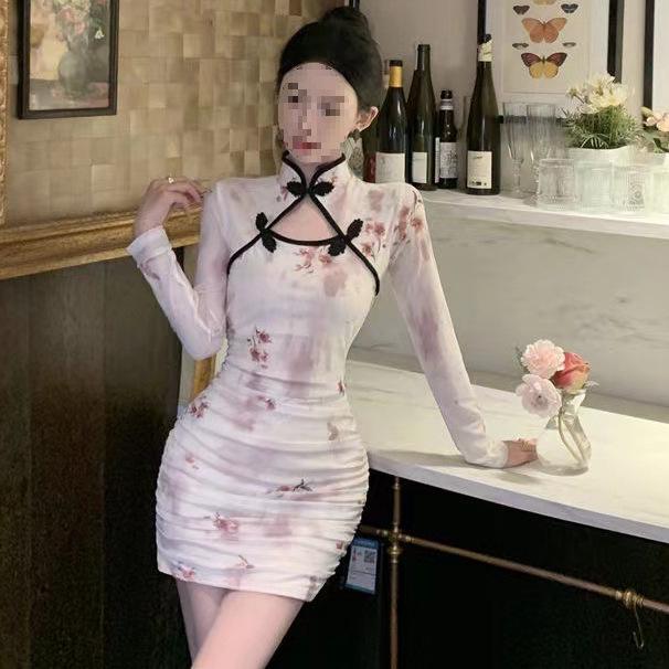 Elegant Chinese National Style Floral Cheongsam Dress - Spring Long Sleeve, Waist-Cinching, Slim Hip-Hugging Skirt with Frog Button Design.