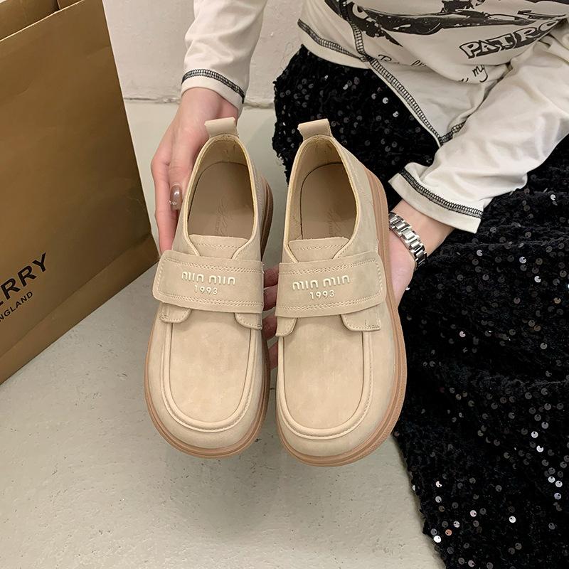 Niche Velcro single shoes women's 2025 spring new flat-bottomed versatile round head daily soft-soled one-pedal Doudou shoes