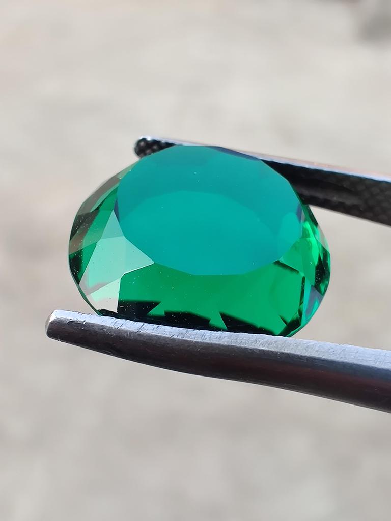 7.60 Carat Emerald Shade Round Cheeker Cut Glass Stone, Healing Glass Stone, Loose Glass Stone, 13x5 MM Size Round.