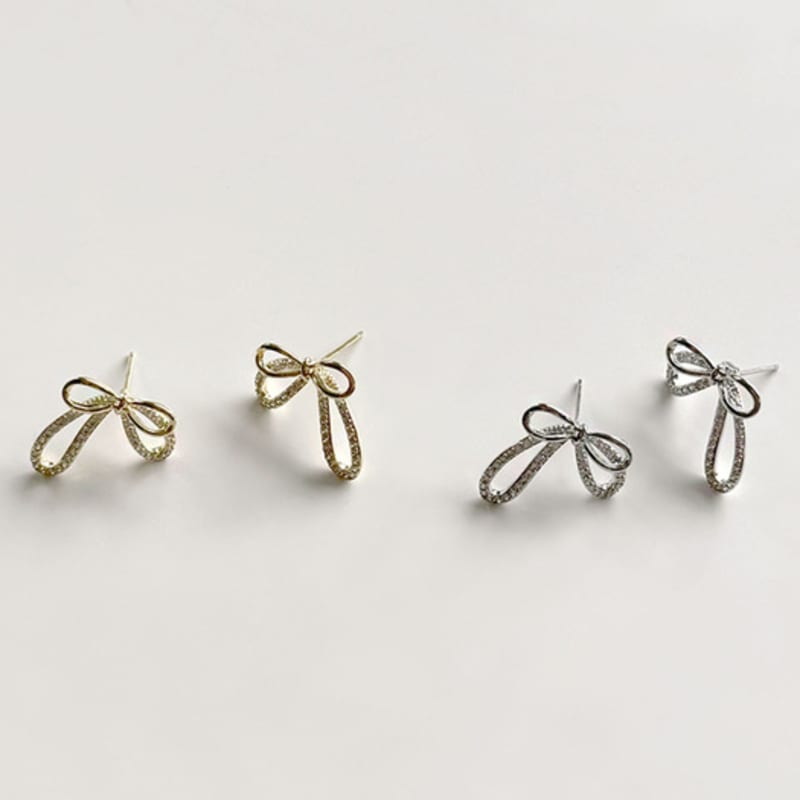 Mi0 Ribbon Cubic Earring