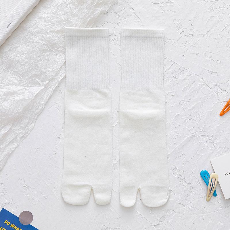 Colorful Cotton Split-Toe Socks: Japanese-Style Mid-Calf Toe Socks for Women, Perfect for All Seasons and Flip-Flops