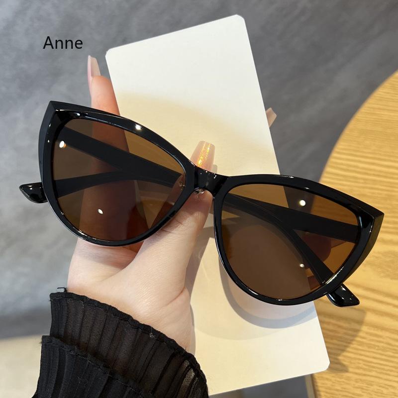 Classic Rivet Luxury  Designer Fashion Vintage Sunglasses Women For Men Sun Glasses Punk Popular Travel Outdoor Shade UV400