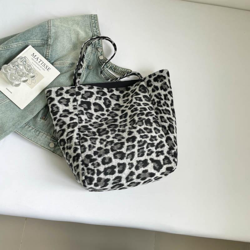 New Niche Leopard Print Canvas Bag Casual Large Capacity Double-sided Shoulder Bag Women's Commuter Tote Bag
