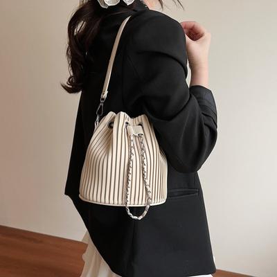Niche Spring and Summer New Trendy Chain Small Fold Portable Bucket Bag Fashionable Shoulder Messenger Women's Bag