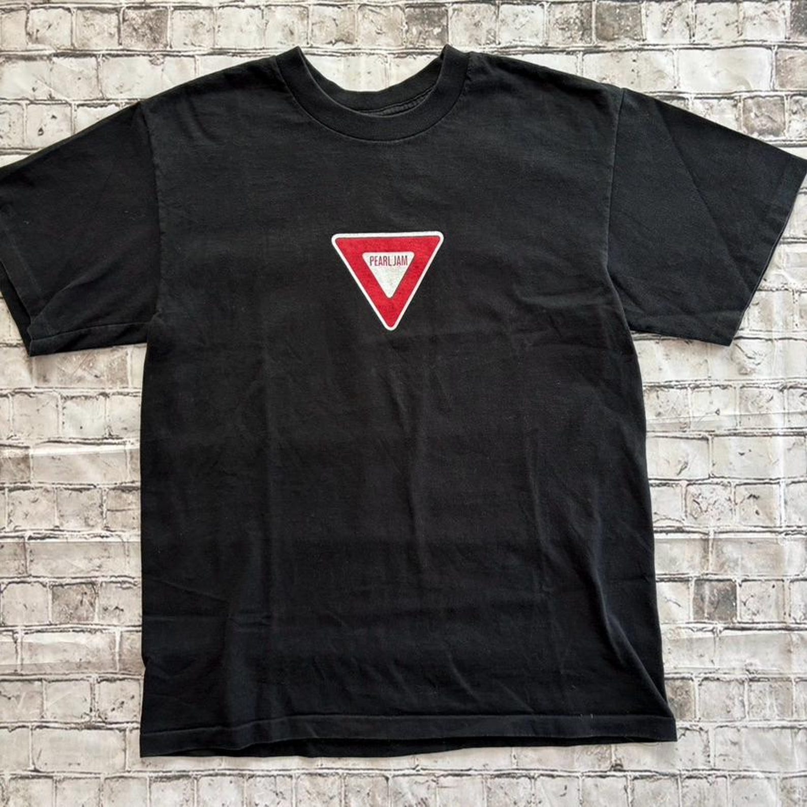 Pearl Jam 90s Vintage Tour Shirt (M) XL