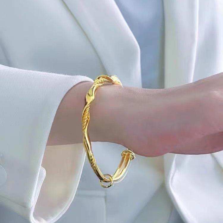 Möbius Twist Vietnamese Sand Gold Bracelet: Xiaohongshu Style Women's Versatile Fashion Jewelry