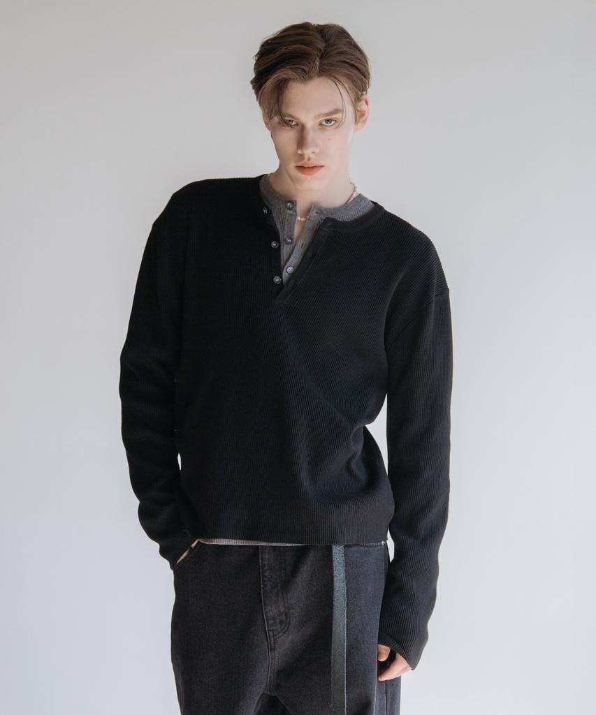 Dekkoloso Veil Henley Neck Knit [Black]