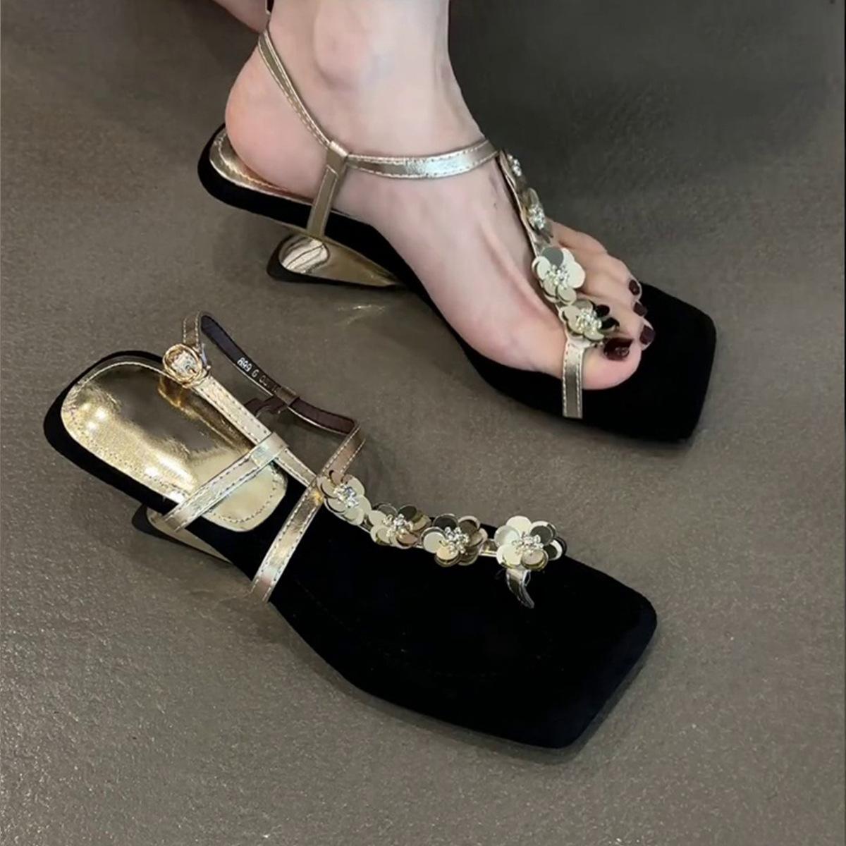 

Premium sense sleeve toe word with flower square head temperament fashionable women s summer wear exquisite Roman shoes 35