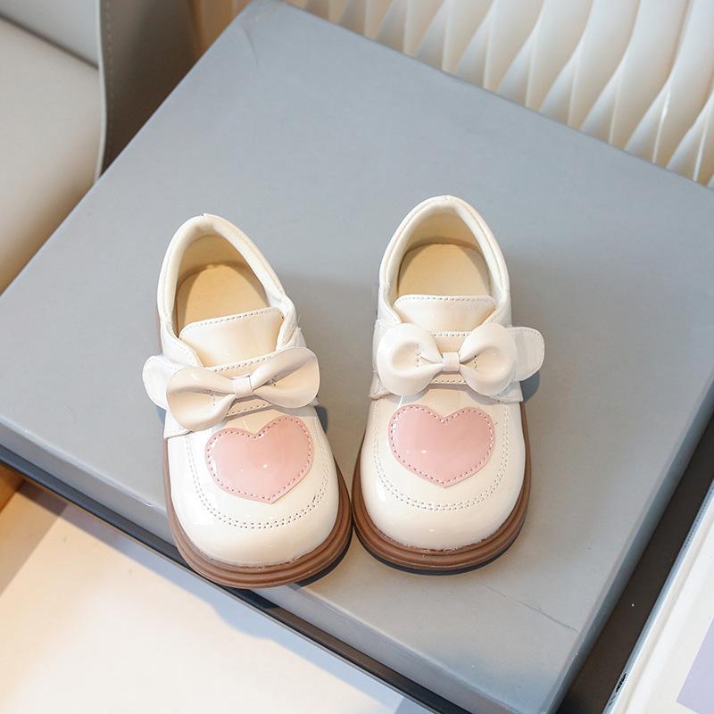 Girls' Leather Shoes Heart-shaped Pattern Bowknot Design Children's Shoes