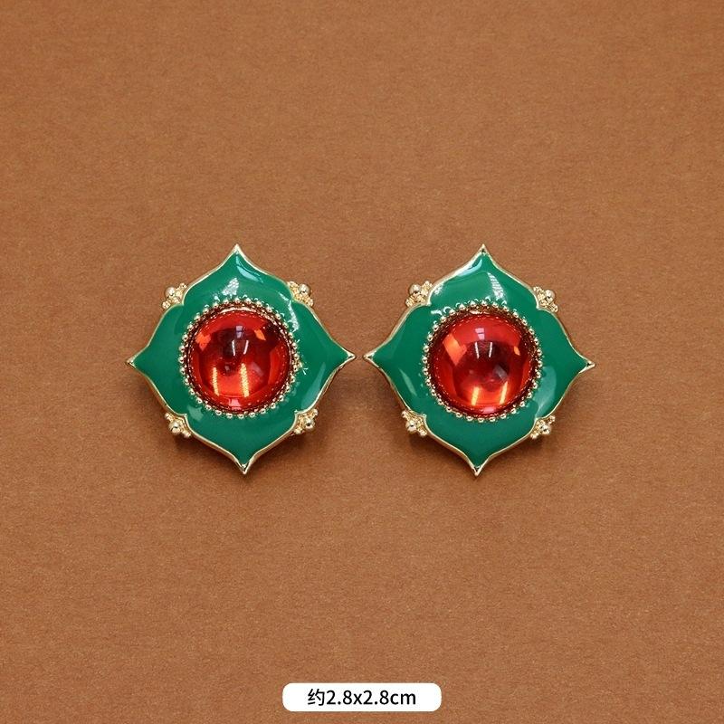 Autumn and winter niche French retro court enamel stud earrings femininity fashionable personality exaggerated Hong Kong style small fragrant ear