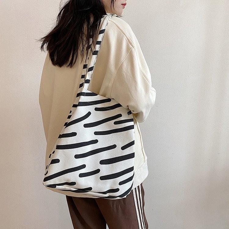 Trendy Large Capacity Striped Canvas Shoulder Bag For Young Women In Chic Colors