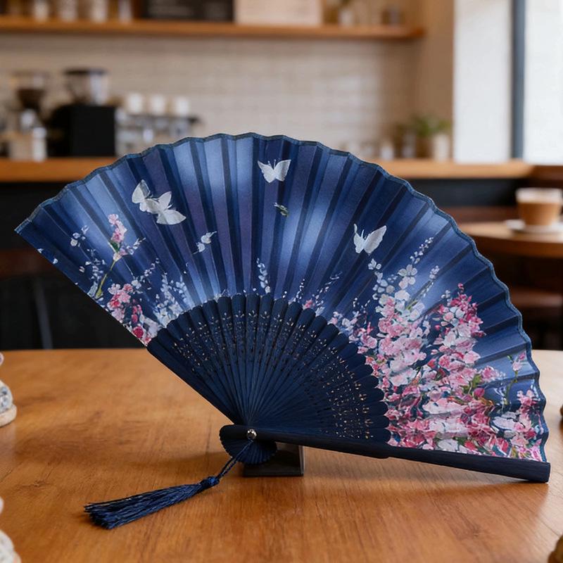 Retro-Tanzfächer im japanischen Stil für den Sommer - Klassischer antiker Stil