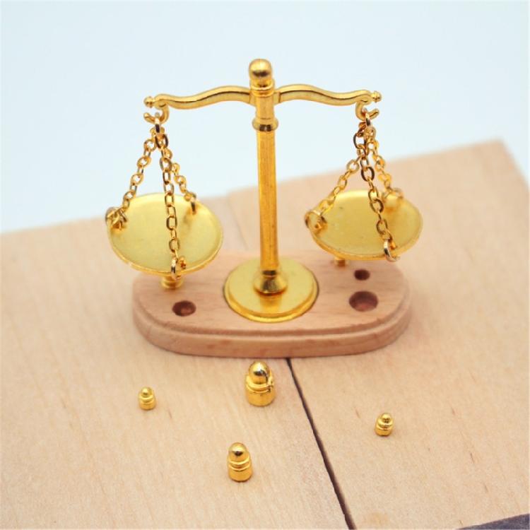 1/12 Scale Realistic Antique Balance Scale Wood & Alloy Build Miniature Dollhouses Furniture