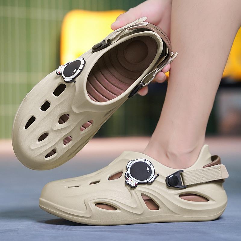 Men's Hole Shoes Summer Platform Wear Cool Slippers Beach Bag Head Non-slip Deodorant Couple Slippers Women