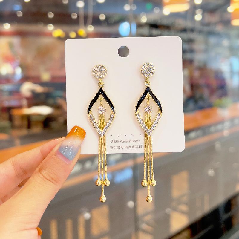 Silver Needle Long Geometric Tassel Earrings High Quality Fashion Face Skinny Earrings Versatile Earrings