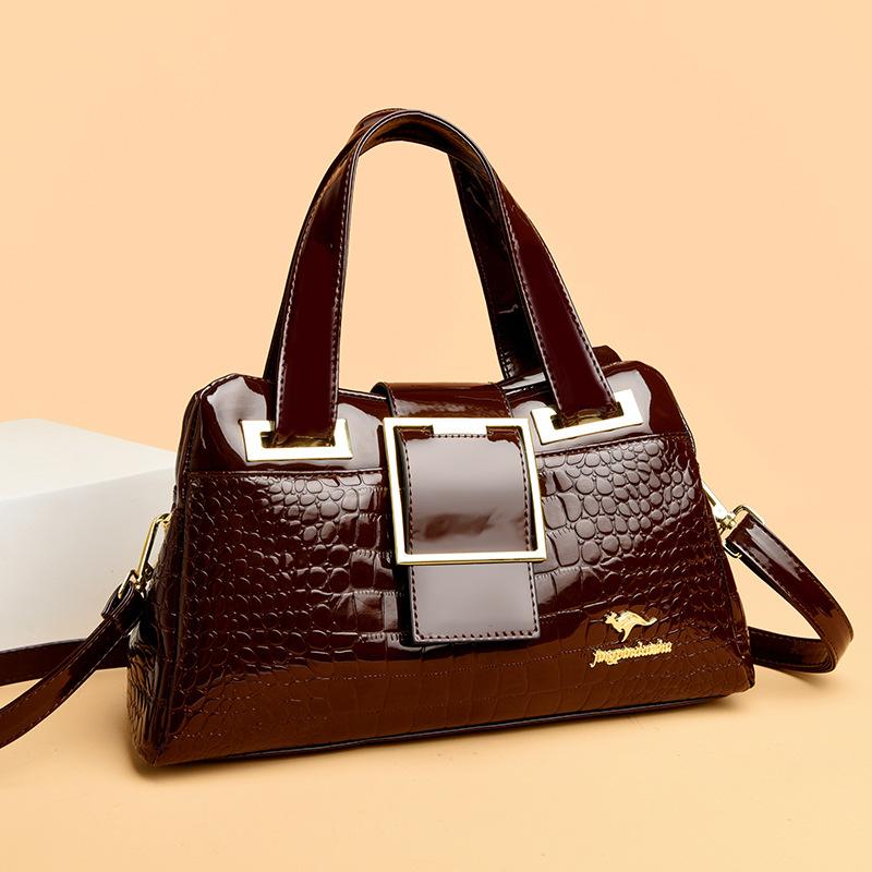 A Simple and Elegant Single-shoulder Crossbody Bag for Middle-aged Women and A Fashionable Hand-held Mom Bag