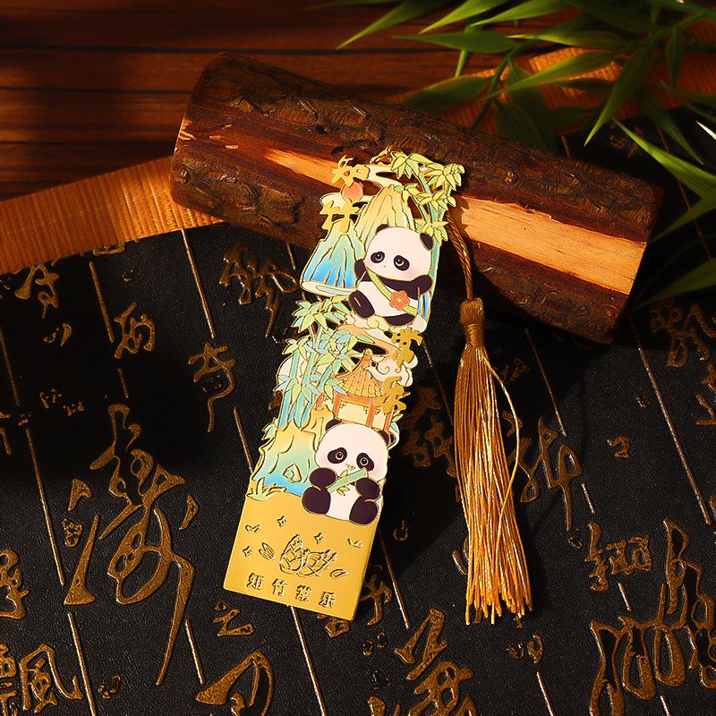 Metall-Lesezeichen mit Quaste - Panda, Klassischer Chinesischer Stil, Kulturelles Souvenir aus dem Palastmuseum