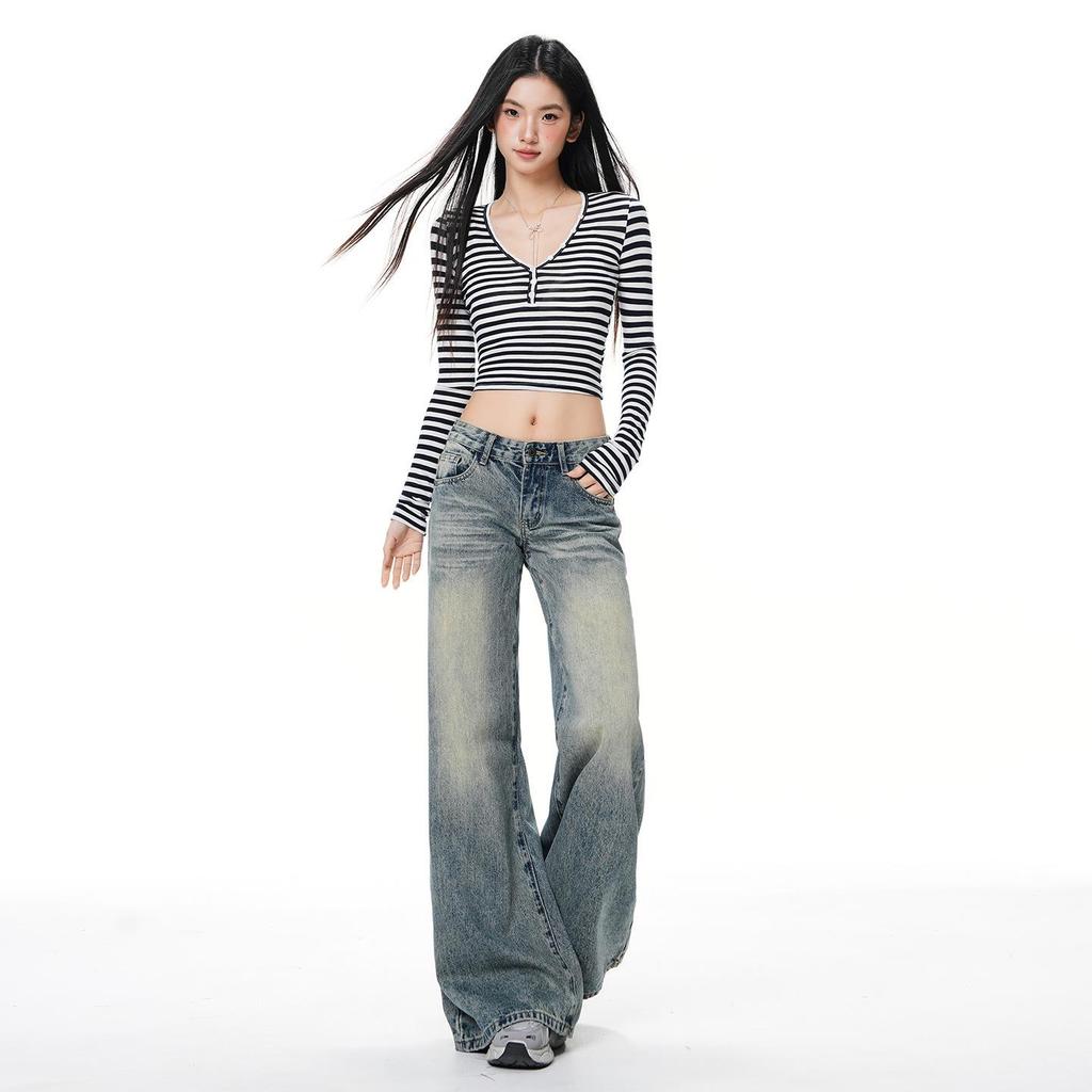 Low-rise, slimming, loose, wide-leg, slightly flared bell-bottom jeans for girls and women, perfect for spring.