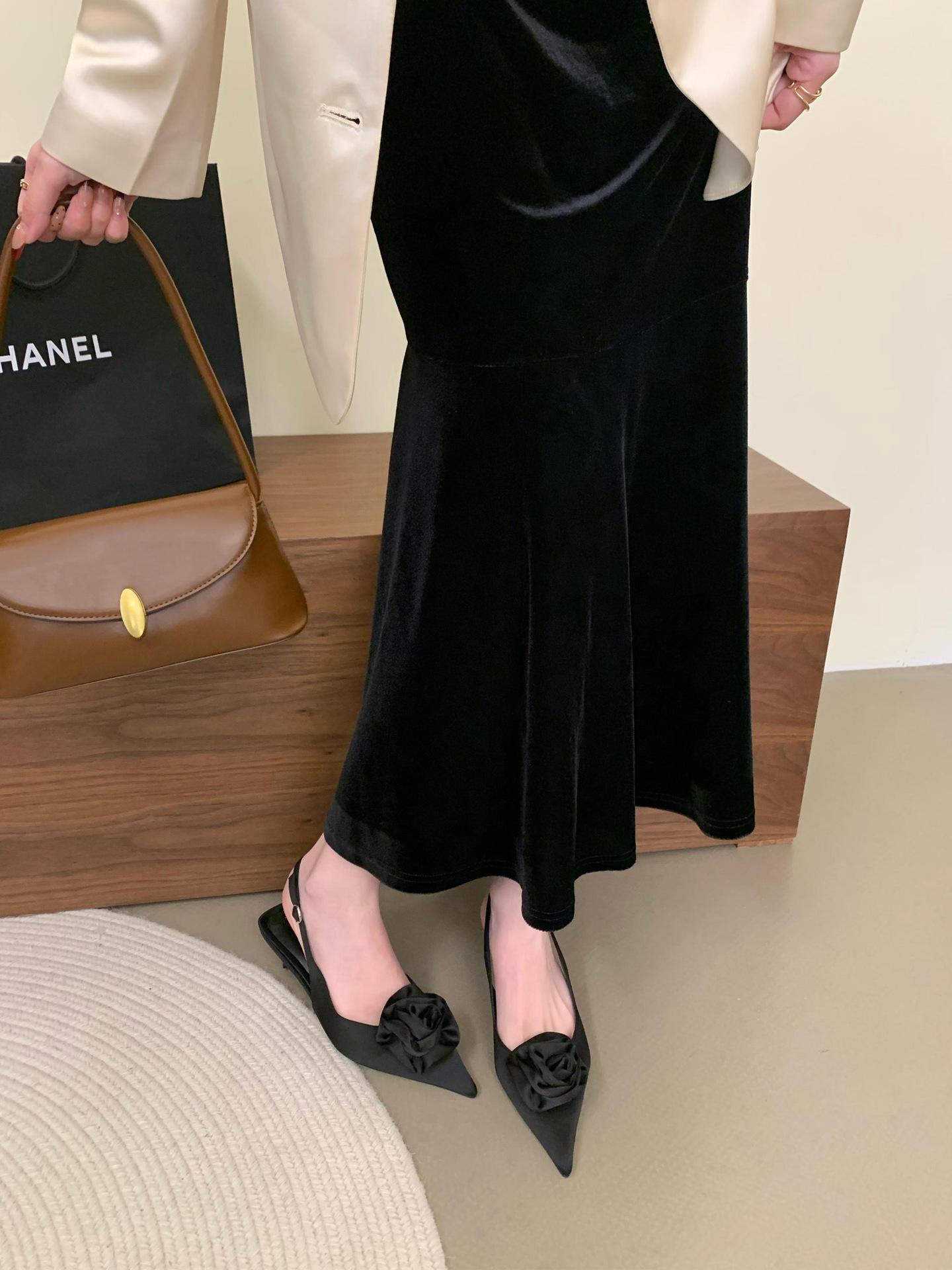 

Spring and Summer French Rose Toe Sandals Womens Pointed Shallow High-heeled Shoes Slim Heels Paired with Skirts with Empty Back 39 чорний