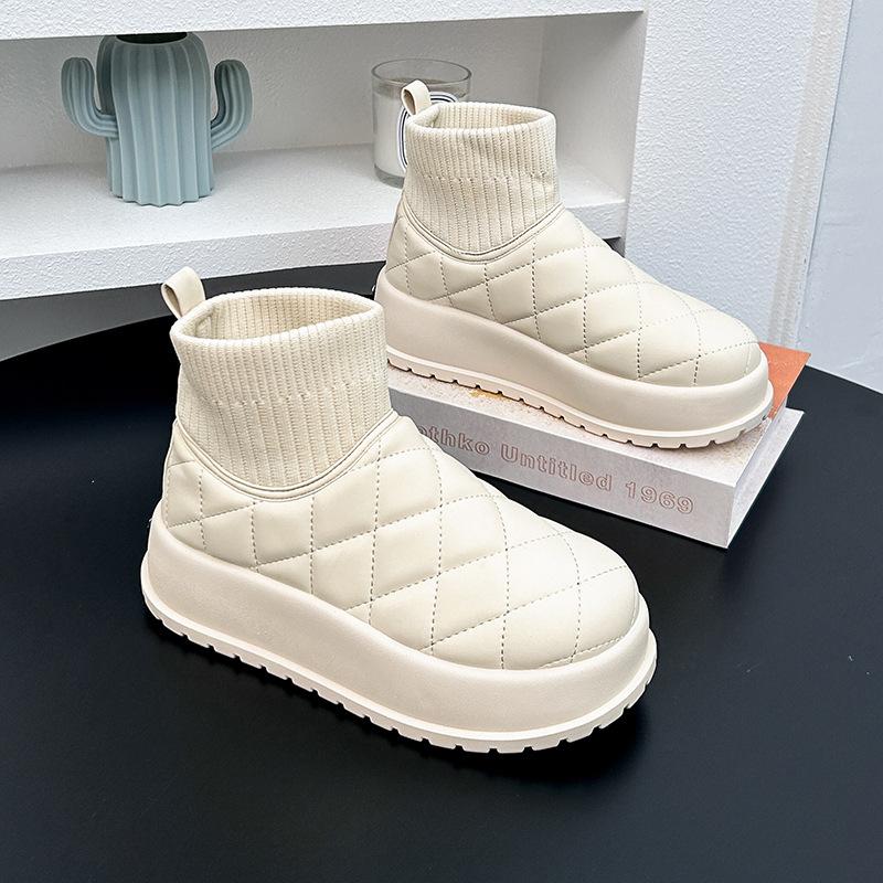 Autumn and winter warm snow boots 22 years old new velvet cotton shoes good-looking boots temperament trendy
