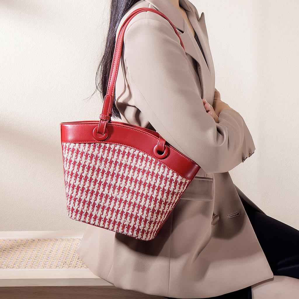 2024 Summer New Niche Single-Shoulder Underarm Bag, Fashionable Commuting Bridal Wedding Handbag, Portable Basket Bag