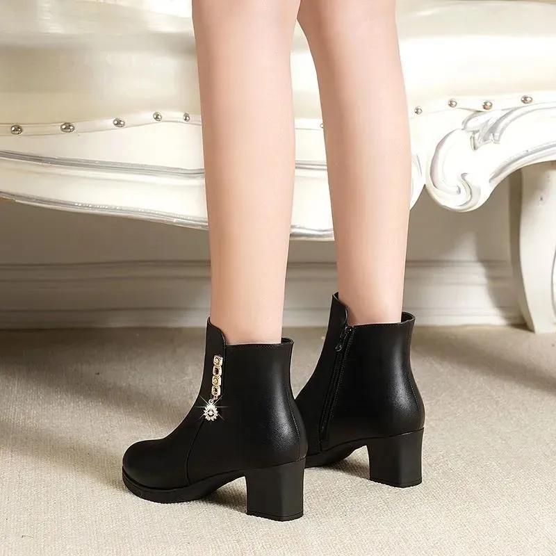  Botas Femininas Women Cute Round Toe Black High Quality Black Leather Autumn Ankle Boots Lady Casual Spring Shoe Ab610