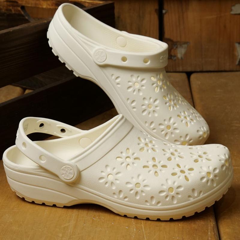 Crocs Classic clog stylish, simple and comfortable hole shoes unisex beige