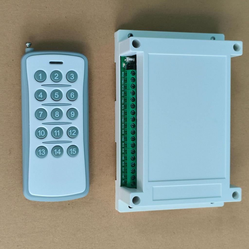 Universal Receiver for Fast Gate Barriers: 12-24V Remote Control with Long-Range Capability
