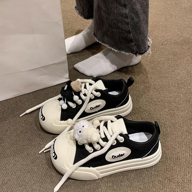 Niche original cute big head ugly cute board shoes women's 2025 new autumn versatile open smile casual little white shoes