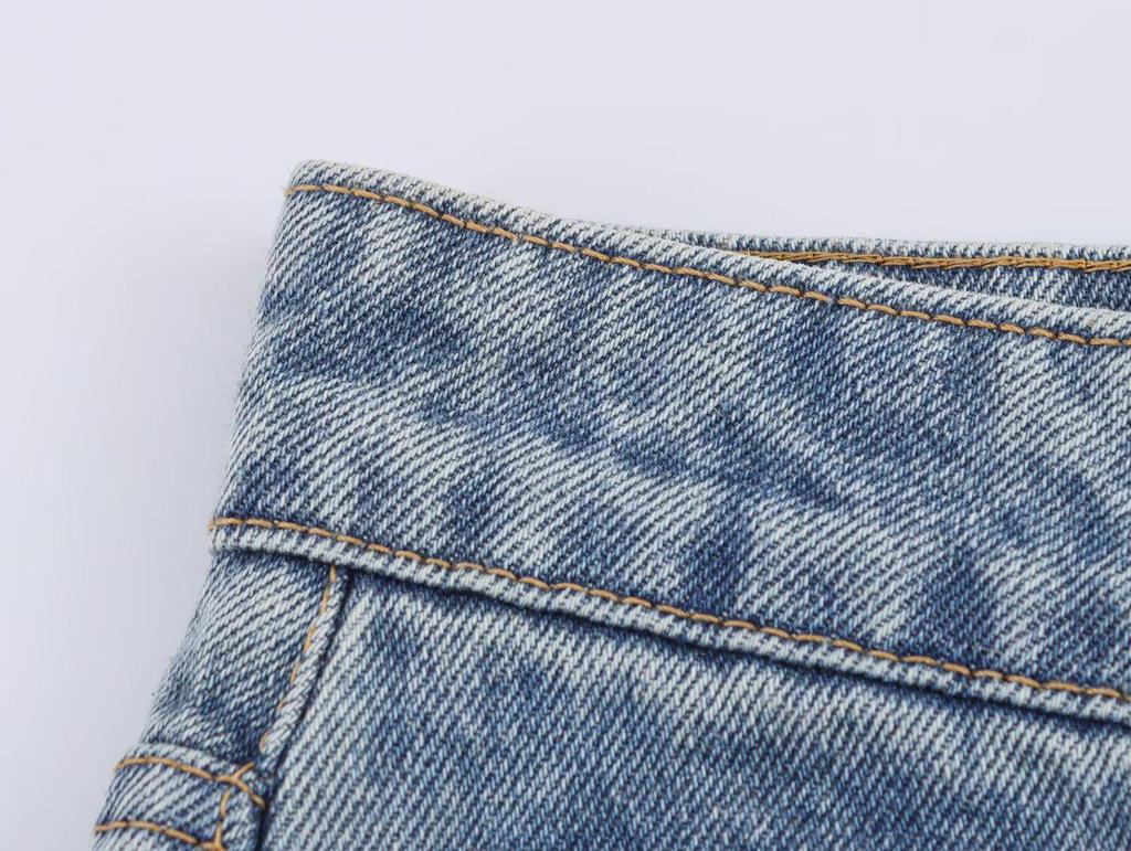 2025 Spring Women's Fashion Cotton Loose Ripped Straight Leg Jeans for a Slimming Look