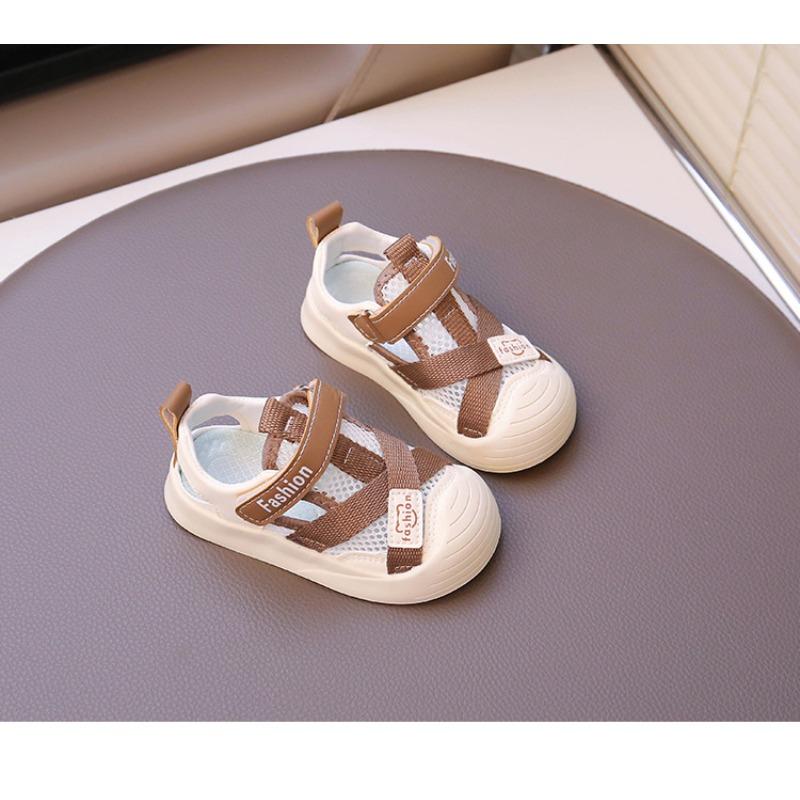 Sandalias para niños nuevo verano niños baotou casual hueco zapatos de playa niños medianos deportivos zapatos de bebé moda