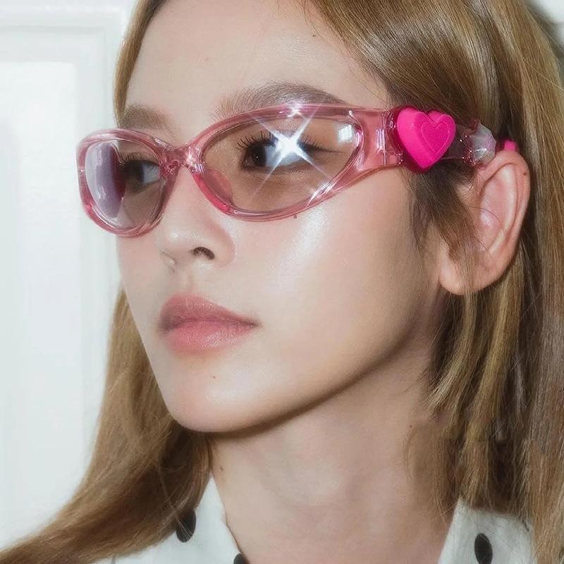 2025 New Korean Ins-style Heart-shaped Fashionable Sunglasses, Y2K Millennial Jelly Style