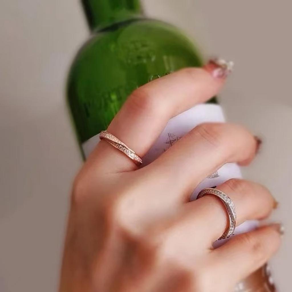 Graf Möbius Ring Voll Diamanten Verdrehter Blume Partnerring Einfacher Temperamentring