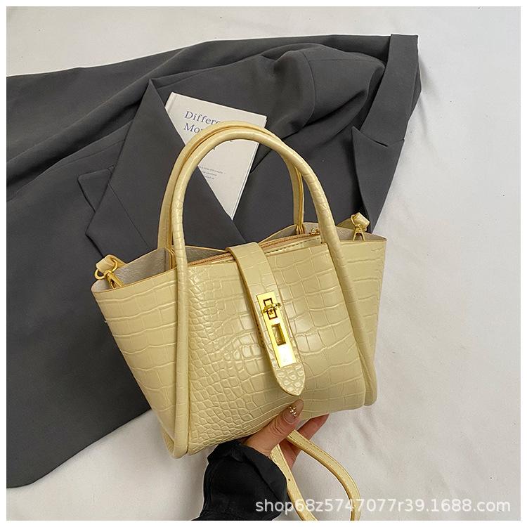

Crocodile pattern mother and child personalized commuter portable bucket bag 2025 new fashion casual simple shoulder bag crossbody women s bag жёлтый