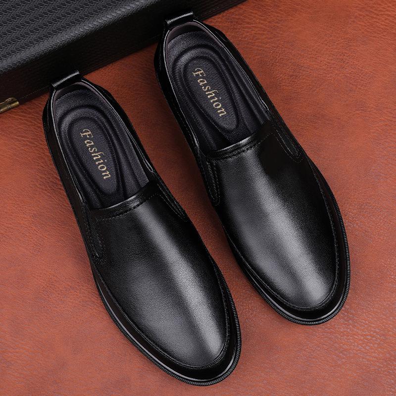 Men's Large Slip-On Leather Casual Shoes – Soft Sole, Breathable Cowhide, Ideal for Driving, Comfortable Dad Style