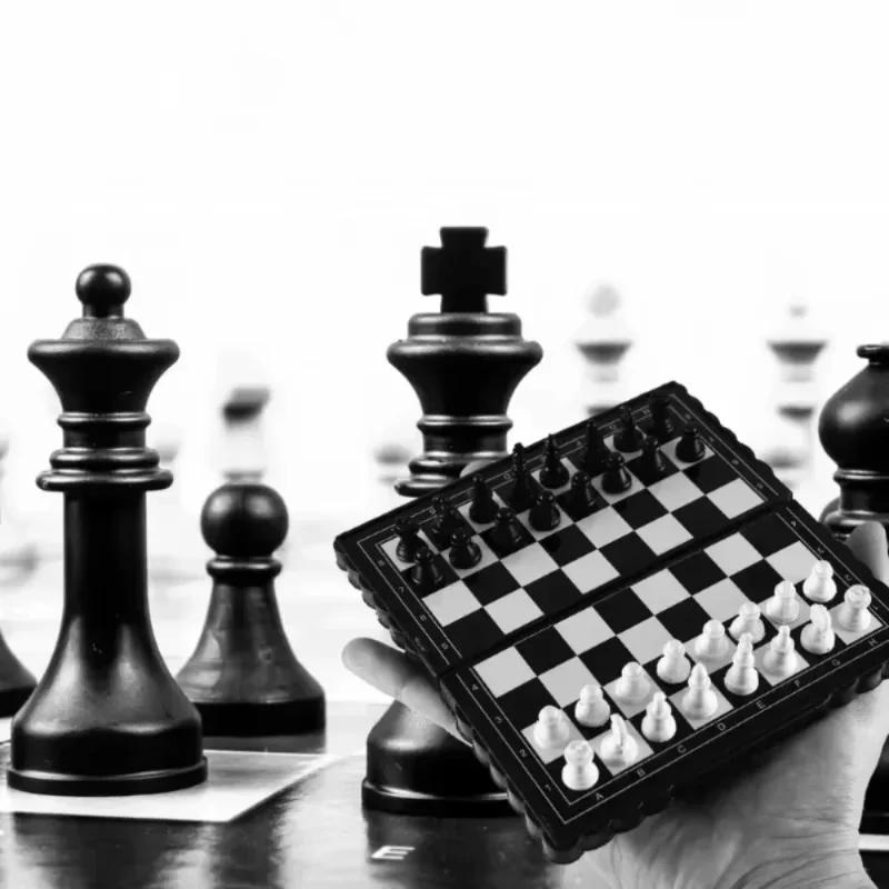 Mini Chess Sets Travel Board Games Magnetic Folding Chess Board Teen Gifts Family Games Educational Toys For Kids Adults