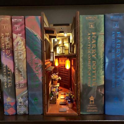 Medieval Bookshelf Insert Decoration Medieval Book Holder Study Office Ancient Street Nightlife Wood Home Ornaments