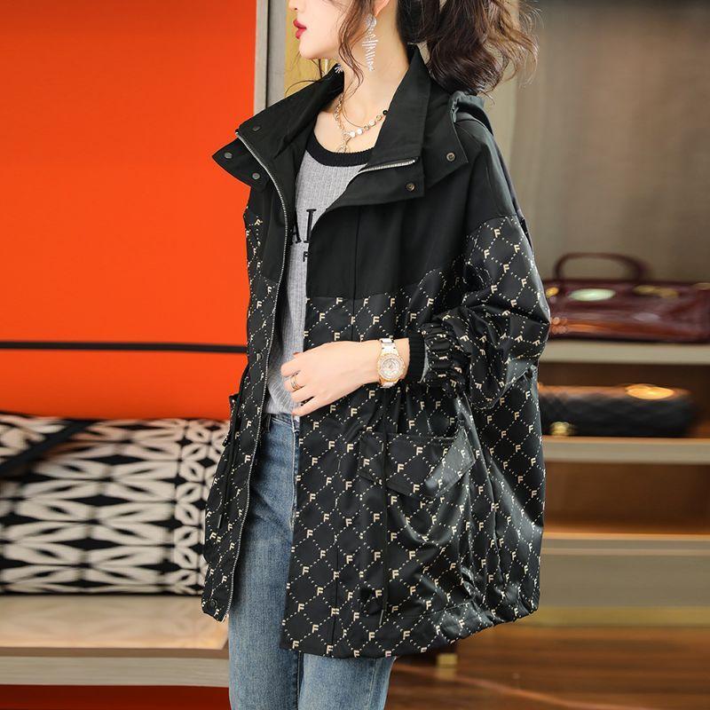 

Жіноче пальто великого розміру в корейському стилі з капюшоном і кольоровим принтом літер вільного крою чорний