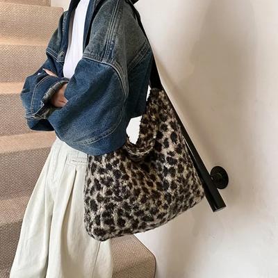 Pluszowa torba w panterkę dla kobiet  duża pojemność  jesień i zima  nowy produkt  futrzana  studentka  torba na zajęcia  dojazdy