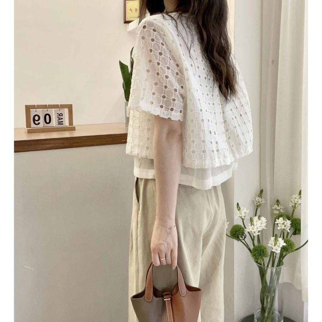 Summer New European Hook Flower Hollow Out Fake Two-piece Short Sleeved Shirt for Women's Summer Design Sense Shirt