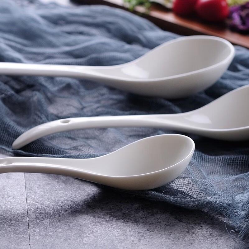 Lingură mare de supă din ceramică albă pură