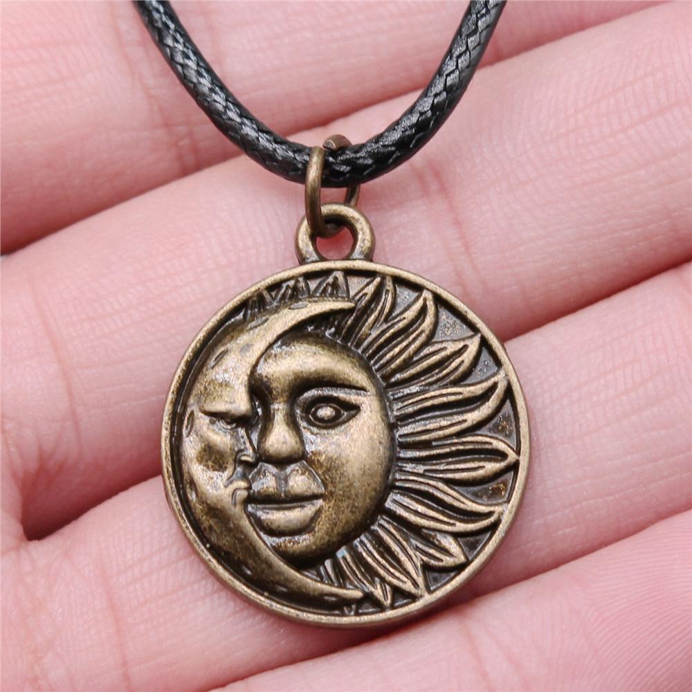 Pěticípá hvězda Slunce Měsíc Pentagram Nebeský přívěsek Starožitný bronzový kov Párový náhrdelník Trendy