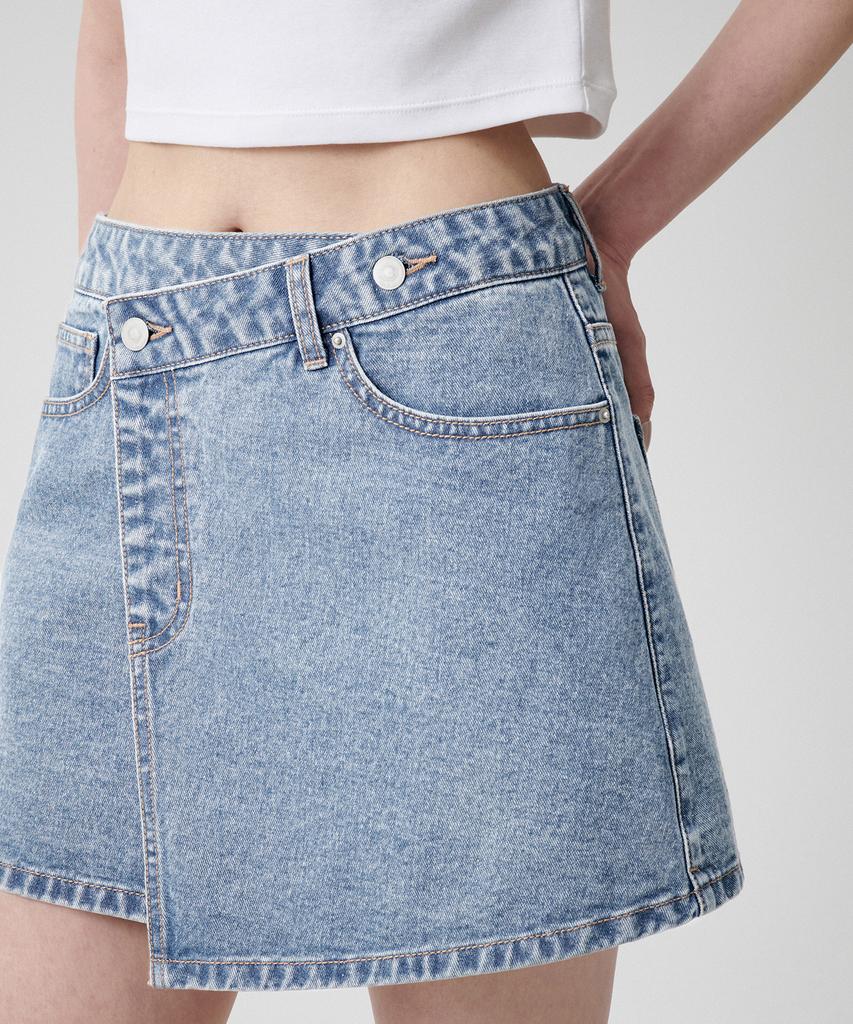 Musinsa Standard Woman Women'S Denim Mini Wrap Skirt [Light Indigo]