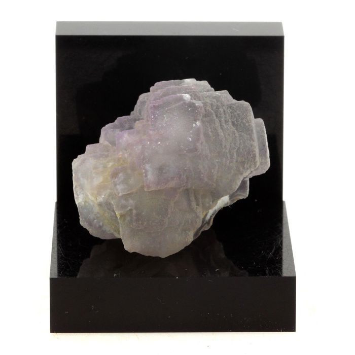 Pierres et Minéraux. Fluorite violette. 172.3 ct. Massif du Mont-Blanc, France..