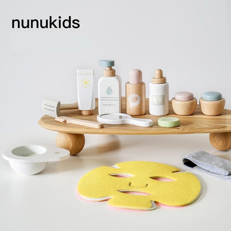 Realistic Pretend Play Makeup Toy Set Wooden Beauty Salon Toy For Girl With Cosmetic Accessories Encourages Creativity