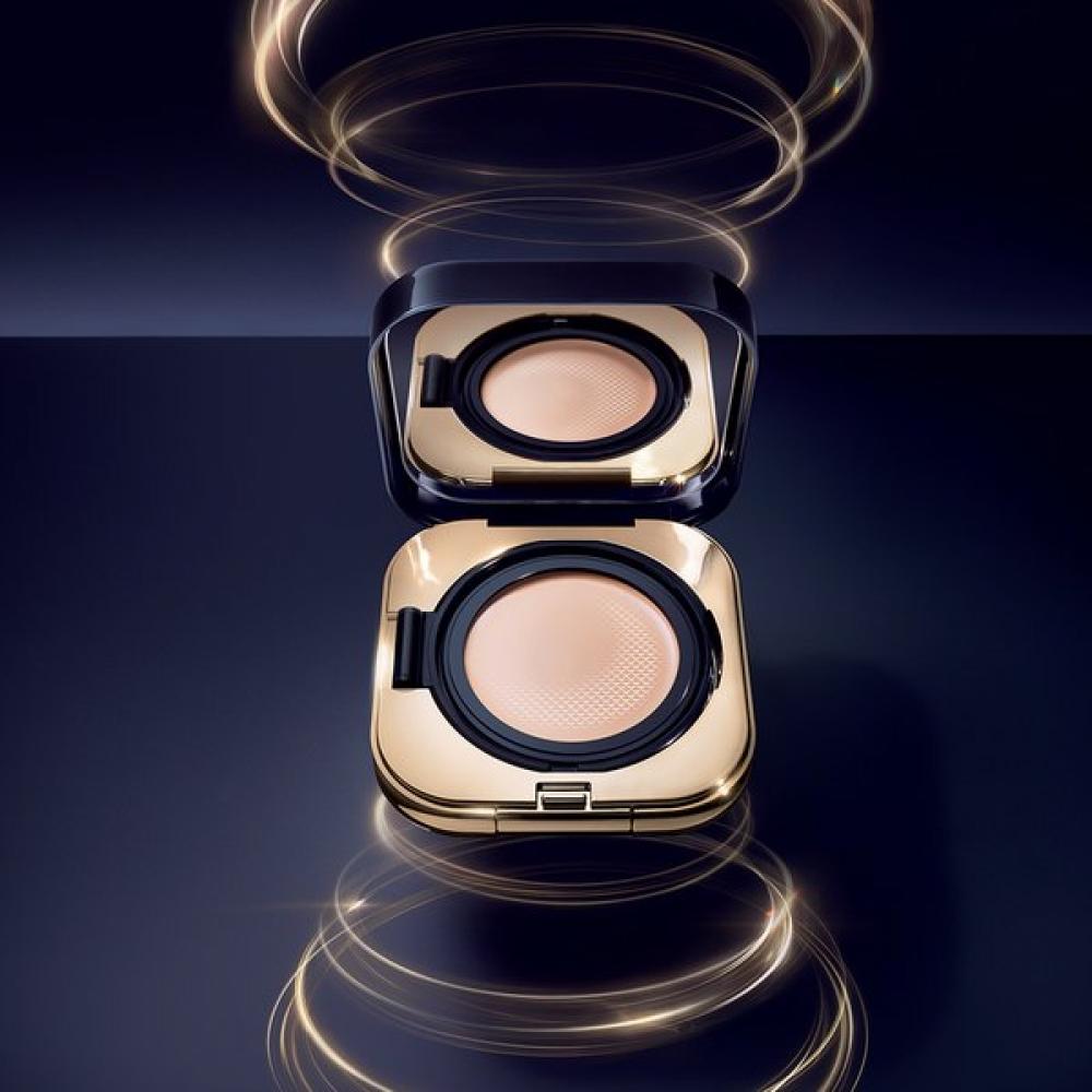 Cl  De Peau Beaut  Radiant Cushion Foundation M Natural